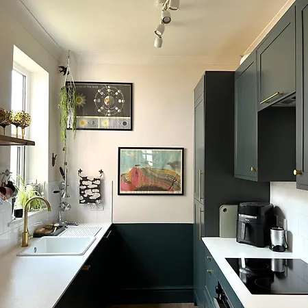 Elegant And Eclectic Near Ashton Gate
